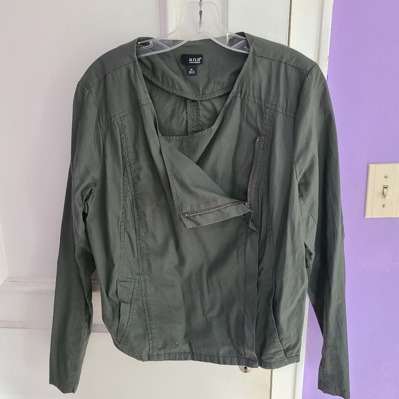 Military Style Jacket - Picture 4 of 7